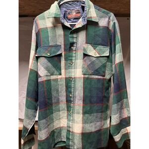 Large Back Packer Sportswear Button Up Multi Color Plaid Flannel Lined